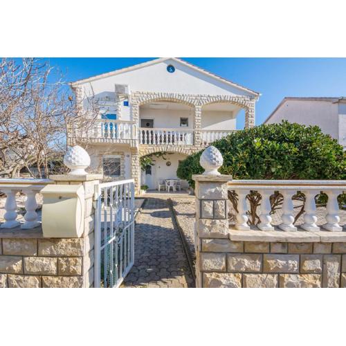 Apartments by the sea Vir - 20750