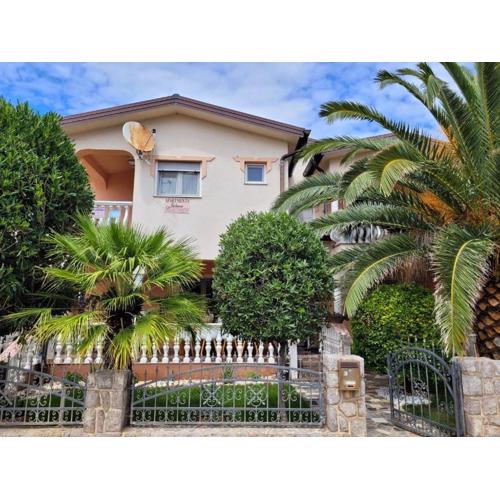Apartments by the sea Vir - 22750