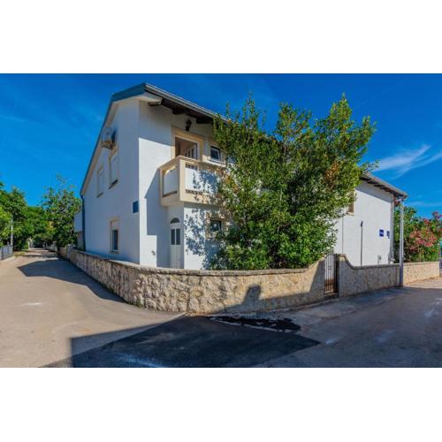 Apartments by the sea Vir - 23519