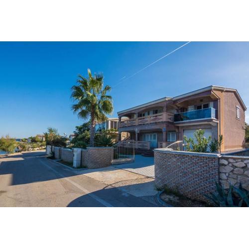 Apartments by the sea Vir - Kozjak, Vir - 19117