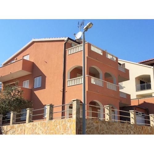 Apartments Crnjac