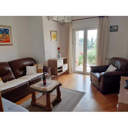 Apartments Deranja