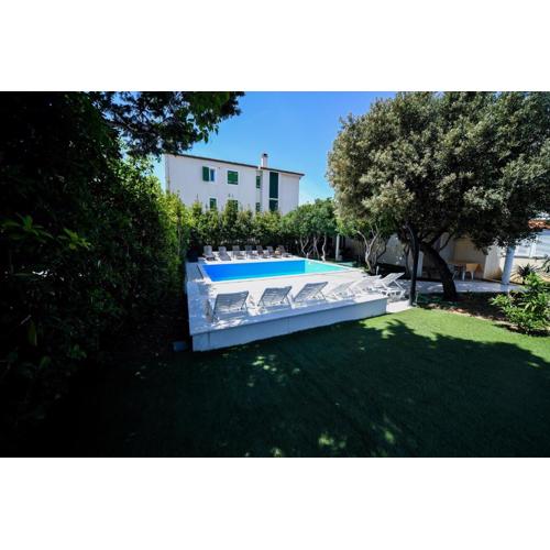 Apartments Dvori Novalja