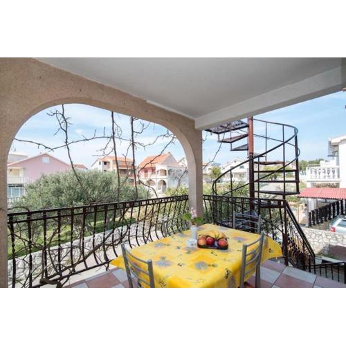 Apartments Fidelis - One Bedroom Apartment with Terrace and Garden View 1
