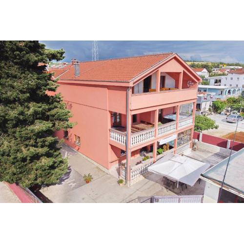 Apartments Fraj with Jacuzzi
