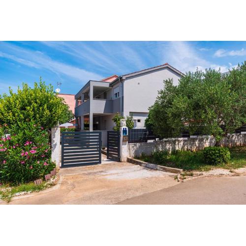 Apartments Franica