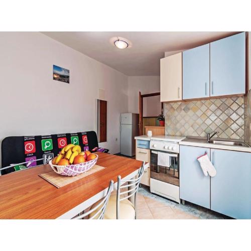 Apartments Hak - Two Bedroom Apartment with Terrace and Sea View