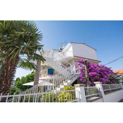 Apartments in Biograd na Moru 8034