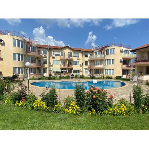 Apartments in complex Daisy