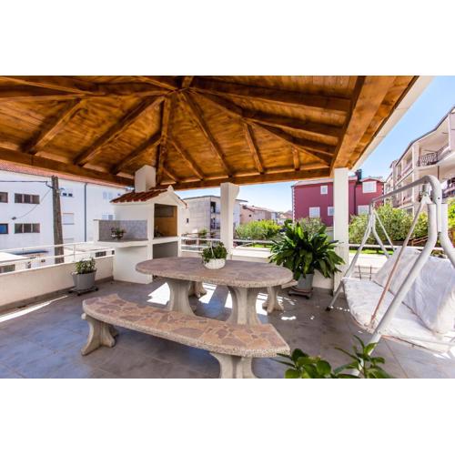 Apartments Ivica