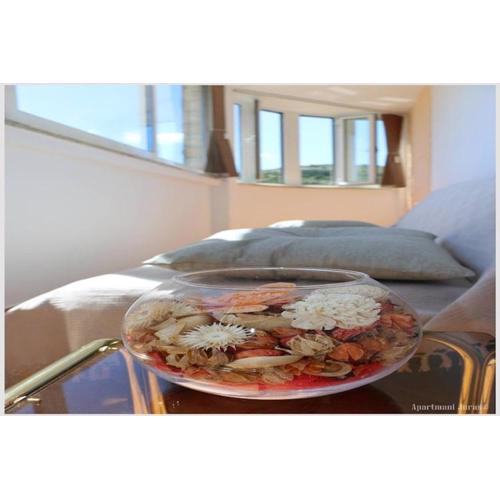 Apartments Juras - Studio Apartment with Balcony and Side Sea View Tea