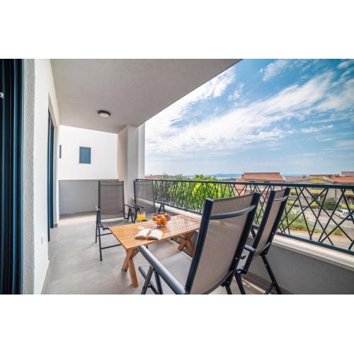Apartments Karigo 4 Makarska