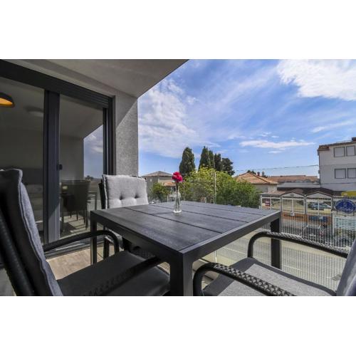 Apartments Kastel L