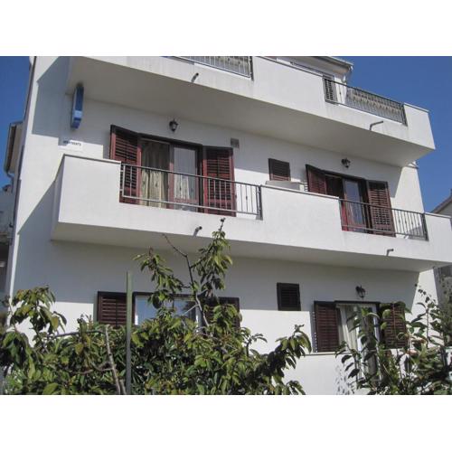 Apartments Lans