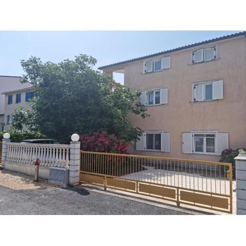 Apartments Lara