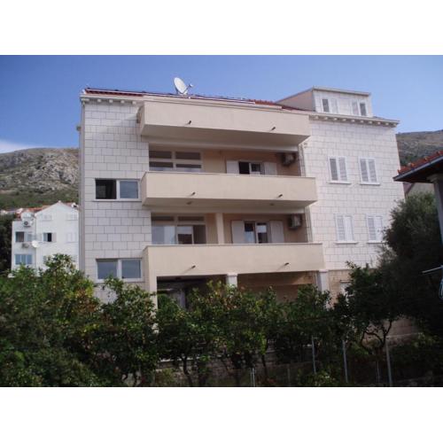 Apartments Laus