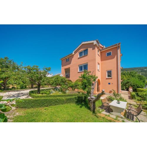Apartments Lidija in a Quiet Area
