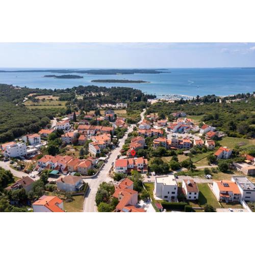 Apartments Lora 2
