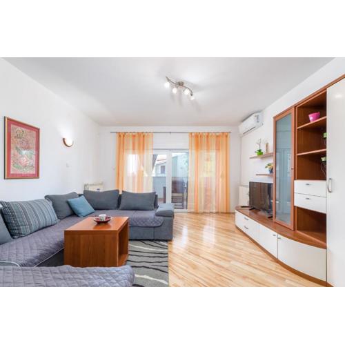 Apartments Lora