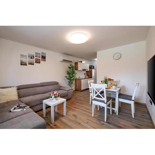 Apartments Lovric Apt 2