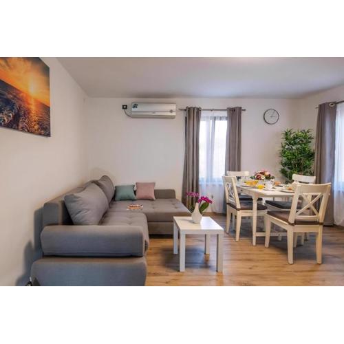 Apartments Lovric With Wellness Apt 1