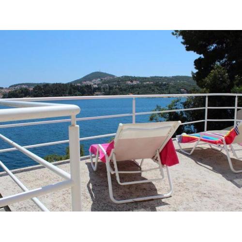 Apartments Lozica - Comfort Studio Apartment with Terrace and Sea View
