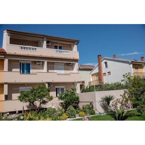 Apartments Luka