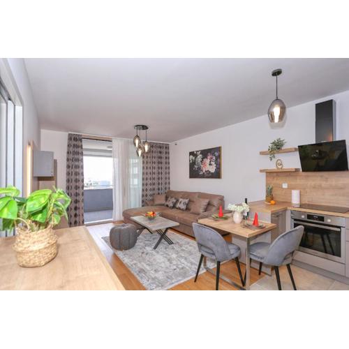 Apartments Luna with free parking