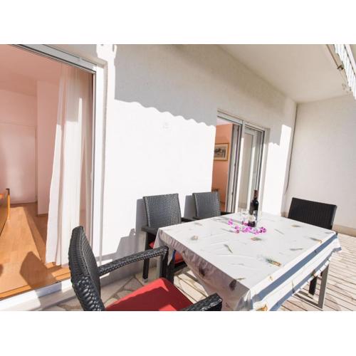 Apartments Masteli - Three Bedroom Apartment with Terrace and Sea View