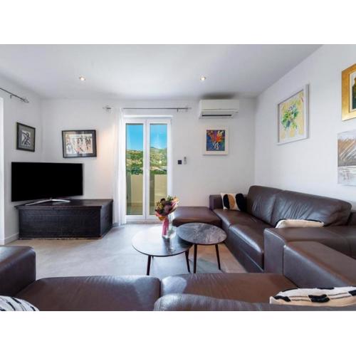 Apartments Meri & Karla - Two Bedroom Apartment with Balcony and Bridge View