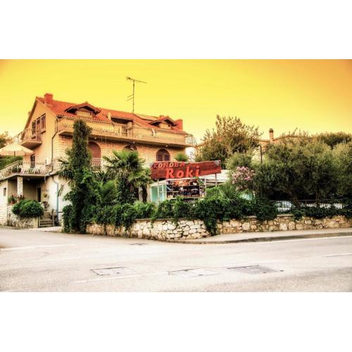 Apartments Mićin