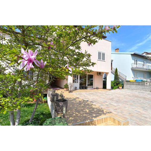 Apartments Milka 2074