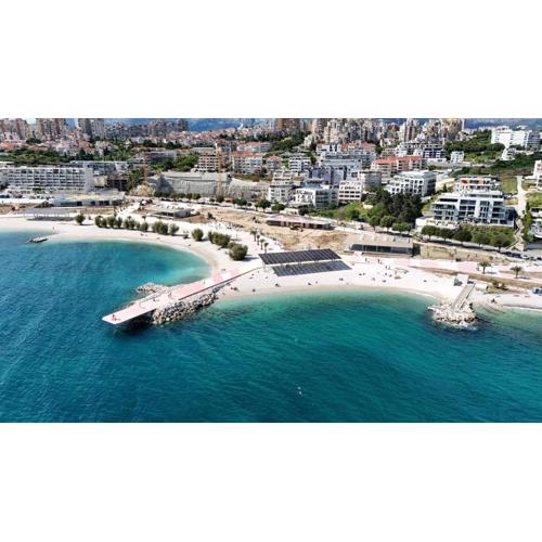 Apartments near beach Trstenik with secure parking