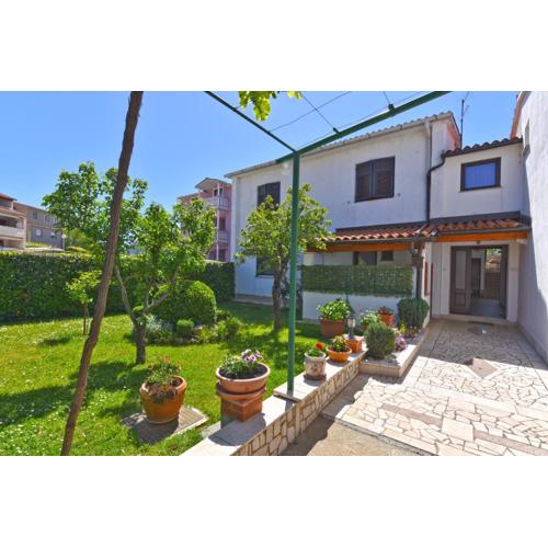Apartments Nevina 1230