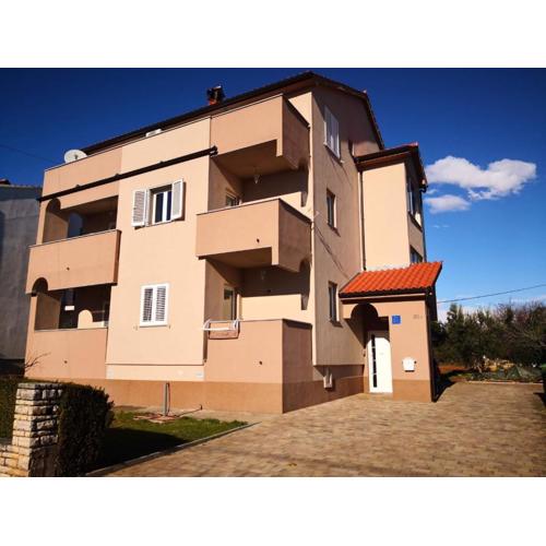 Apartments Roncevic
