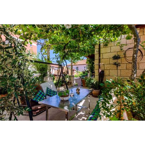 Apartments & Room Frane
