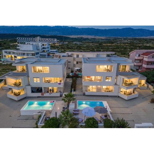Apartments & Rooms Danivan Pool Villas B