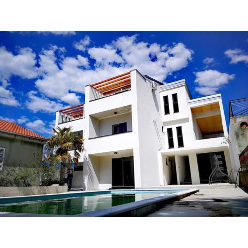 Apartments STAR with Pool