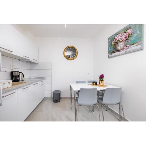 Apartments Tea