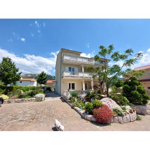 Apartments Velinka