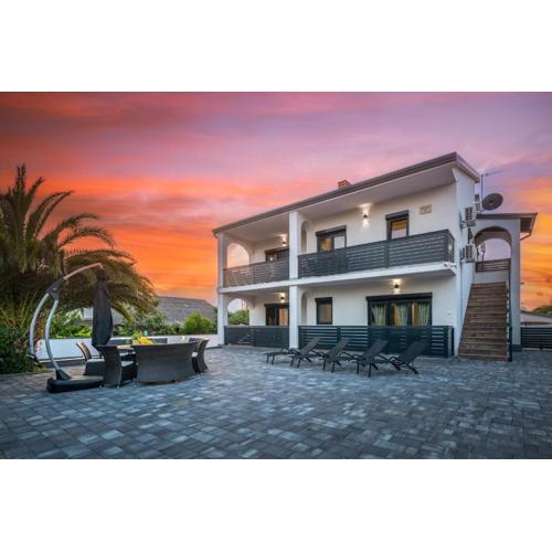 Apartments Villa LiLi near the beach