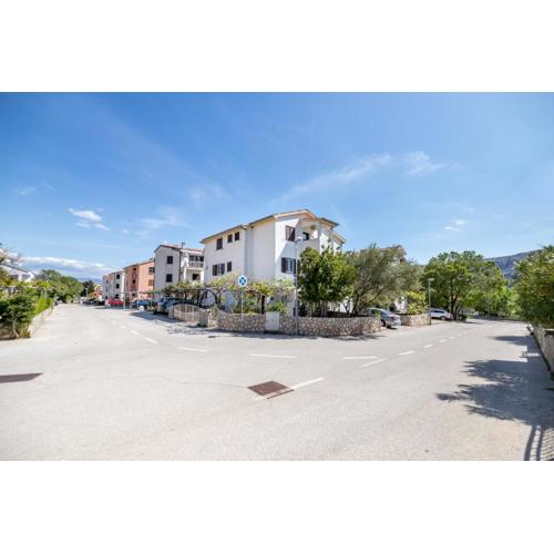 Apartments with a parking space Baska, Krk - 22414