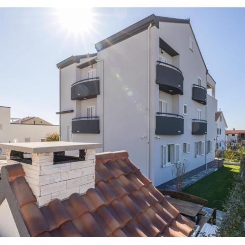 Apartments with a parking space Kastel Kambelovac, Kastela - 24198