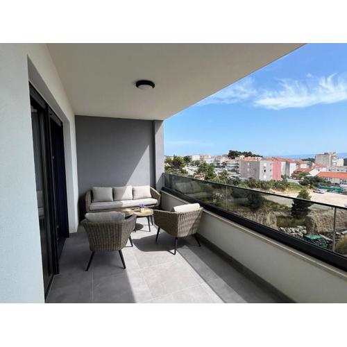 Apartments with a parking space Makarska - 23392