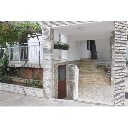 Apartments with a parking space Novi Vinodolski - 22393