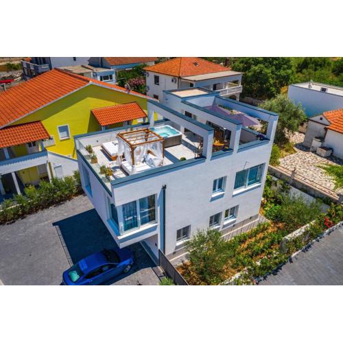 Apartments with a parking space Okrug Gornji, Ciovo - 21440