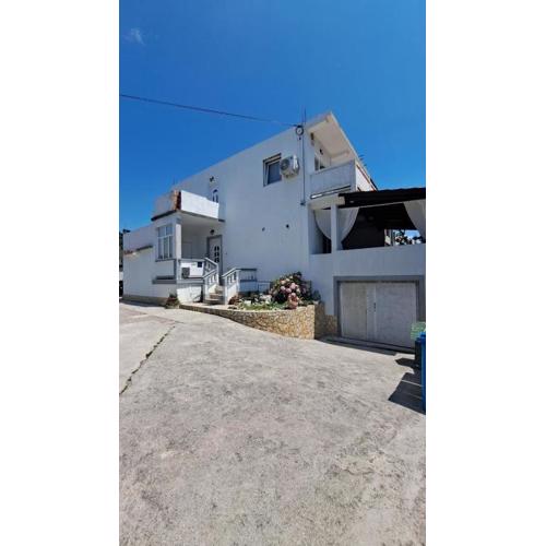 Apartments with a parking space Palit, Rab - 22676