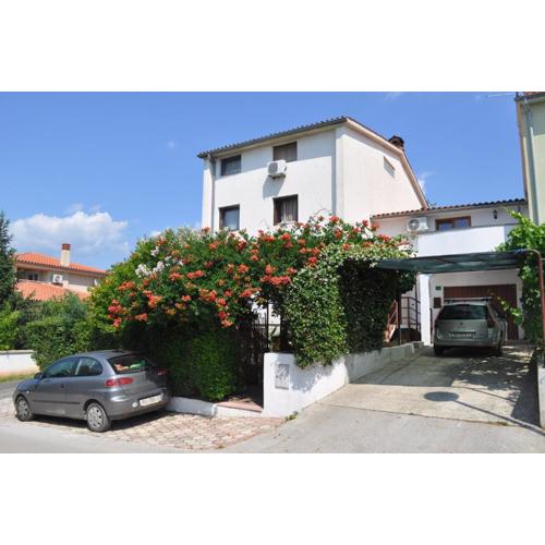 Apartments with a parking space Pula - 15582