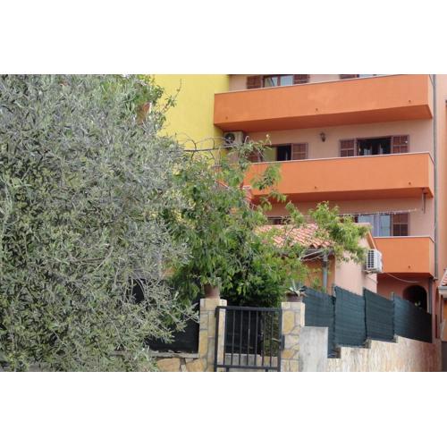 Apartments with a parking space Pula - 20673