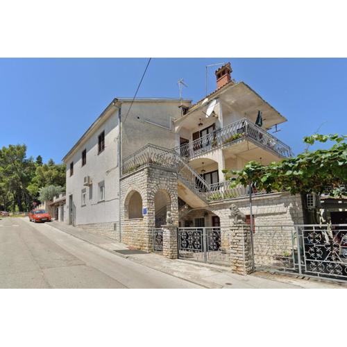Apartments with a parking space Pula - 20815